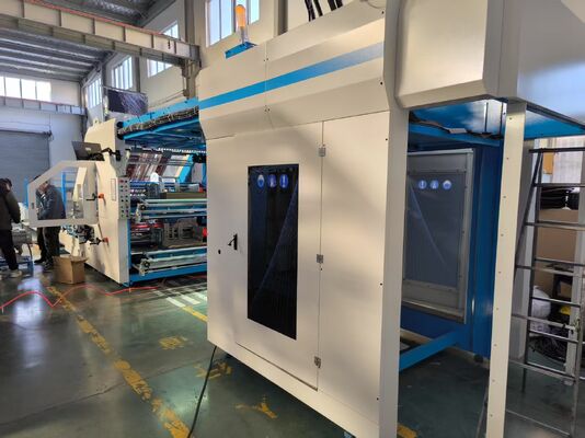 Macchina per la laminazione a fluo ad alta velocità da foglio a foglio a 5 strati con controllo servo per la laminazione di carta ondulata multipli e vari tipi di laminazione