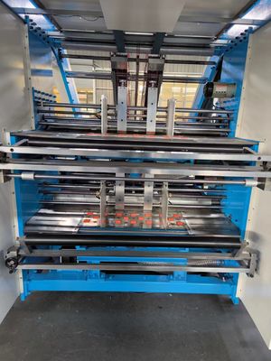 Serie SFC Automatico 150m/min Servo Motor ad alta velocità 5plies Three In One Flute Litho Laminator