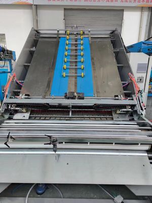 Fustellatrice laminatrice ad alta velocità con velocità di linea massima 210 m/min e formato foglio massimo 1500*1500mm per la laminazione del cartone