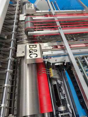 Macchina laminatrice automatica per flauti ad alta precisione con formato carta grande (170*170cm) e molteplici opzioni di alimentazione (22kw-30kw)