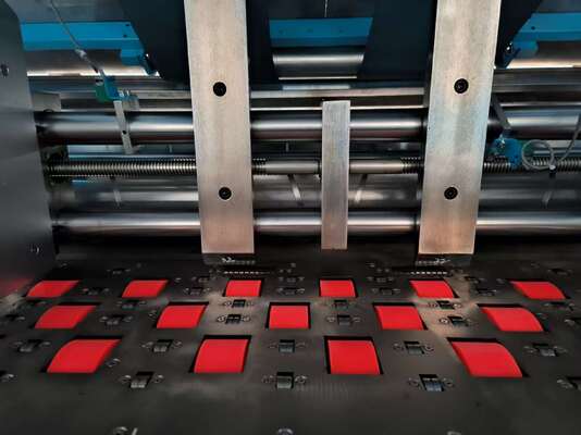 Macchina laminatrice per flauti ad alta velocità con struttura senza pressione di alimentazione e controllo digitale della colla per ridurre al minimo i danni e gli sprechi di colla