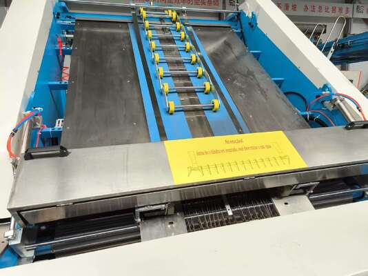 Macchina Laminatrice a Flauto ad Alta Velocità per la Produzione di Scatole di Cartone con Ridotto Consumo di Colla e Struttura Senza Pressione di Alimentazione