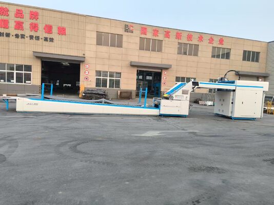 Macchina Laminatrice per Canali ad Alta Velocità Dotata di Sistemi di Alimentazione a Bordo e Allineamento del Foglio Superiore per una Laminazione Ottimale del Cartone Ondulato
